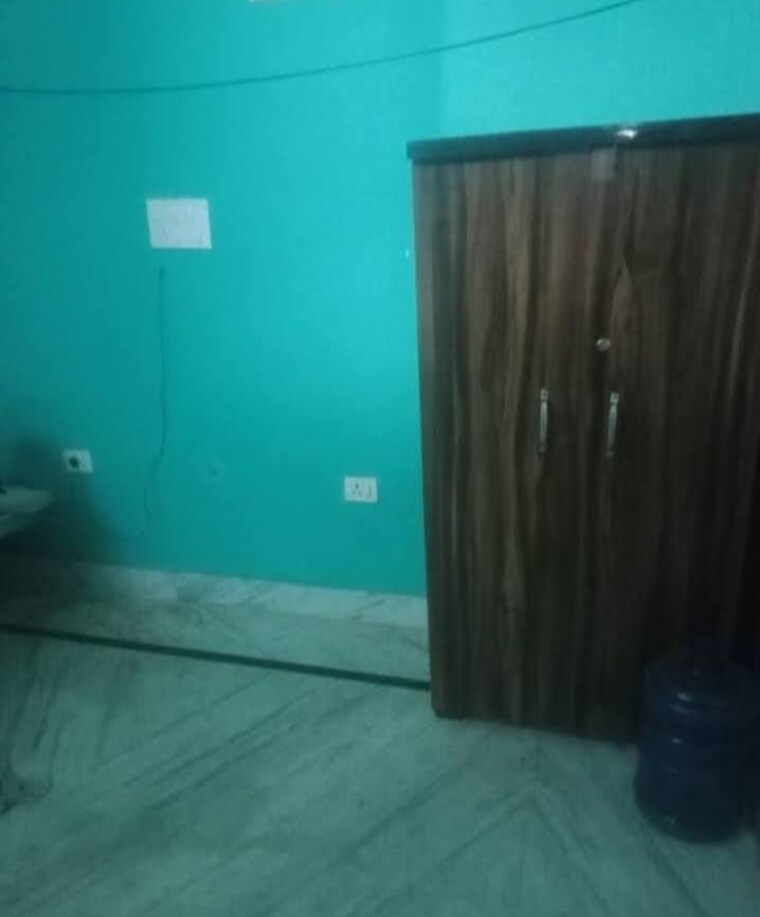 Room, aliganj 1 Bedroom 520 Sq.Ft. Villa In Aliganj Lucknow 9577706