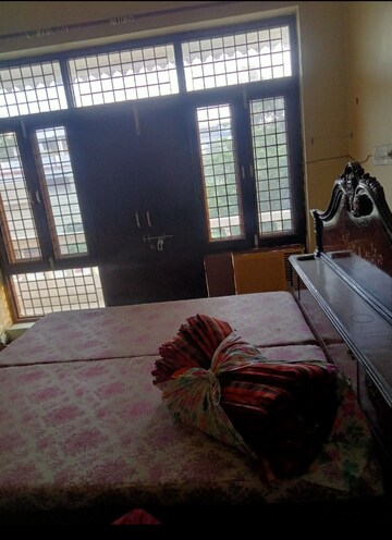Bedroom in 2 BHK Independent House at Aliganj – for Rent