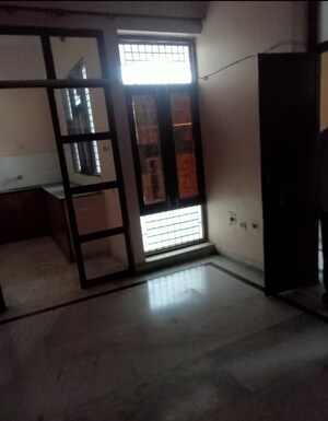 Living Room in 2 BHK Independent House at Aliganj – for Rent