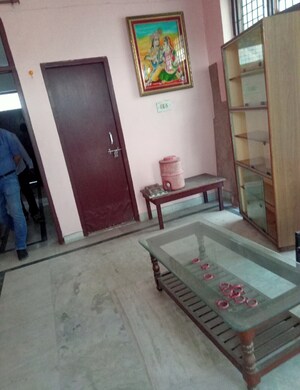Bedroom in 2 BHK Independent House at Aliganj – for Rent