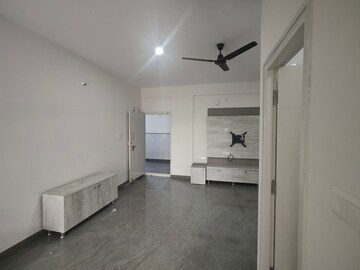 Room in 1 BHK Builder Floor at Yemalur – for Rent