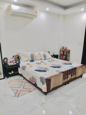 1 BHK Builder Floor For Rent in Saket