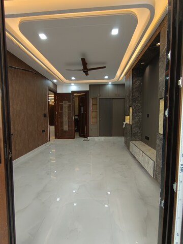 Room in 4 BHK Builder Floor at Puri Aman Vilas, Sector 89 – for Sale