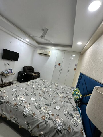 Master Bedroom in 1 BHK Builder Floor at Saket – for Rent