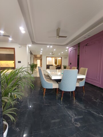 Master Bedroom in 4 BHK Builder Floor at TDI The Retreat, Sector 89 – for Sale