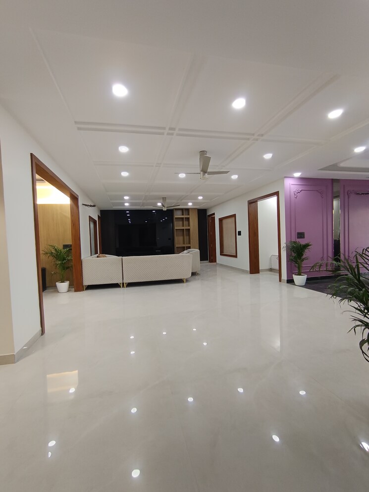 Room, tdi-the-retreat 4 Bedroom 500 Sq.Yd. Builder Floor In Sector 89 Faridabad 9577803