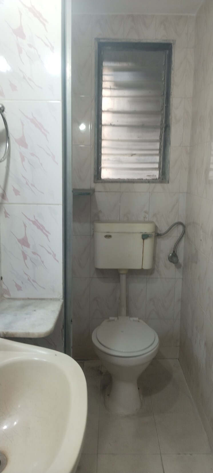 Bathroom, mulund west 3 Bedroom 800 Sq.Ft. Apartment In Mulund West Mumbai 9577813