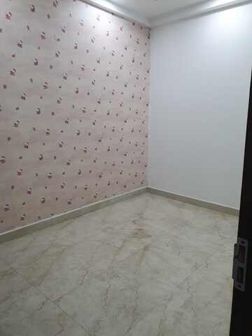 Room in 3 BHK Builder Floor at Vasundhara Sector 3 – for Rent