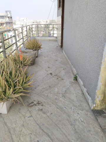 Balcony in 1 RK Builder Floor at Ashoka Enclave Faridabad, Sector 34 – for Rent