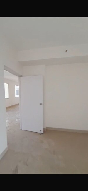 Room in 4 BHK Apartment at Sare Home, Sector 92 – for Sale