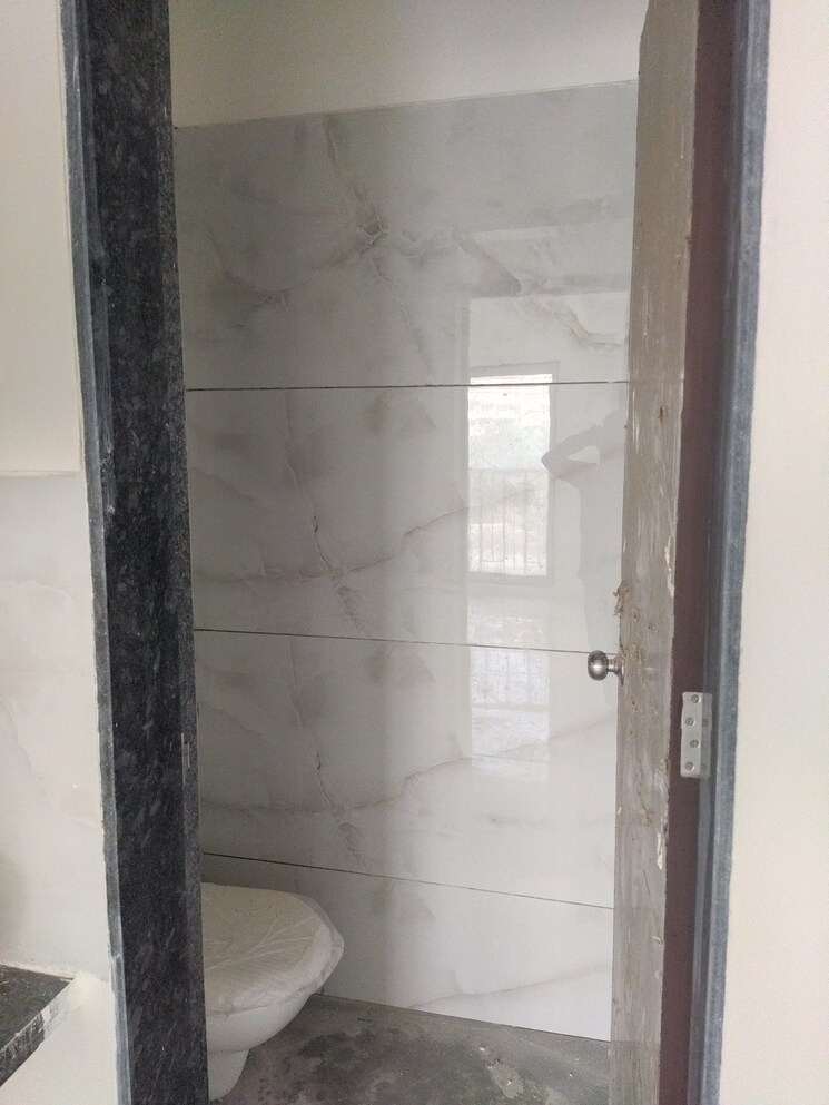 Bathroom, metropolis-bayside 1 Bedroom 380 Sq.Ft. Apartment In Kasarvadavali Thane 9577885