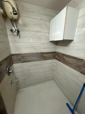 Bathroom in 3 BHK Apartment at Jodhpur – for Rent