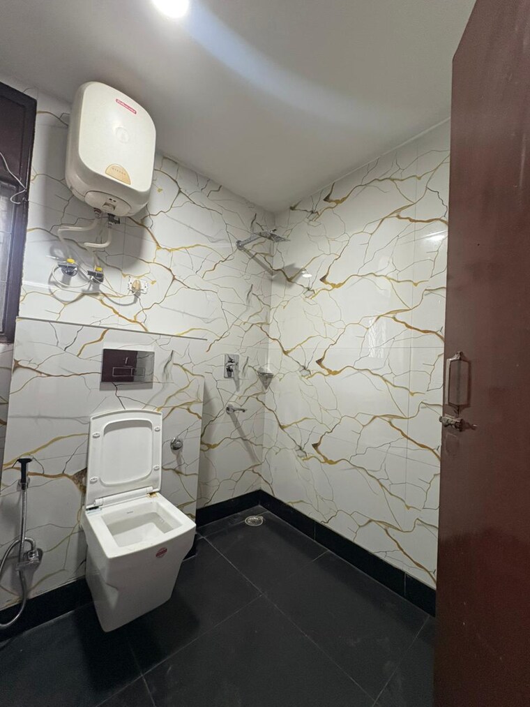 Bathroom, saket 3 Bedroom 2550 Sq.Ft. Builder Floor In Saket Delhi 9577884