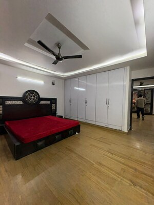 Parking in 3 BHK Builder Floor at Saket – for Rent