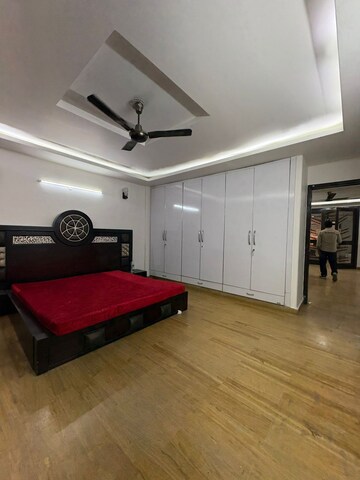 Parking in 3 BHK Builder Floor at Saket – for Rent