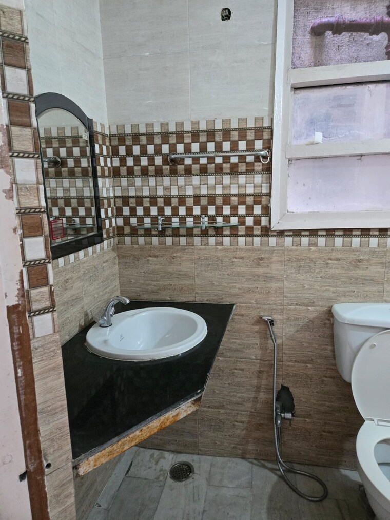 Attached Bathroom, sector 6 4 Bedroom 2000 Sq.Ft. Villa In Sector 6 Panchkula 9577925