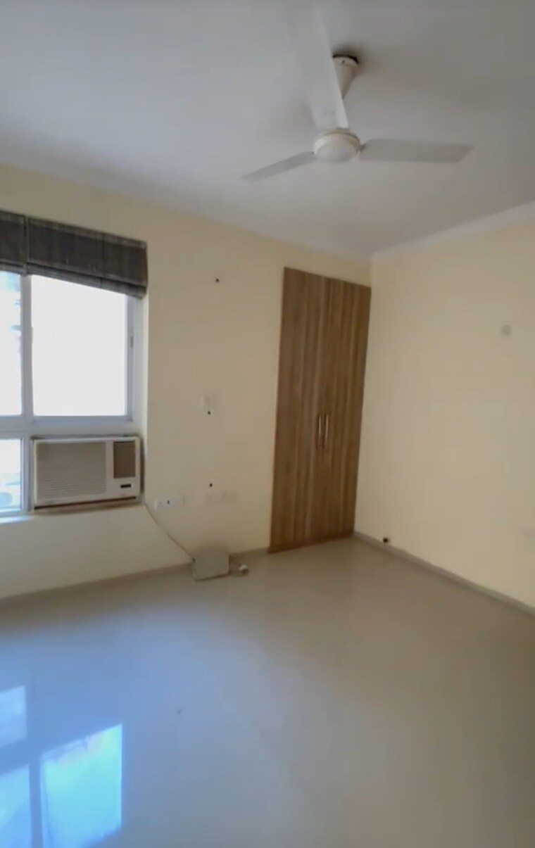 Room, tulip-violet 4 Bedroom 2010 Sq.Ft. Apartment In Sector 69 Gurgaon 9577937