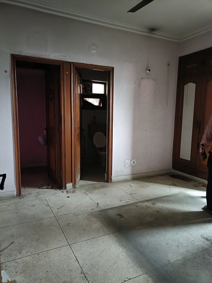 Room, vasundhara enclave 2 Bedroom 850 Sq.Ft. Apartment In Vasundhara Enclave Delhi 9578061