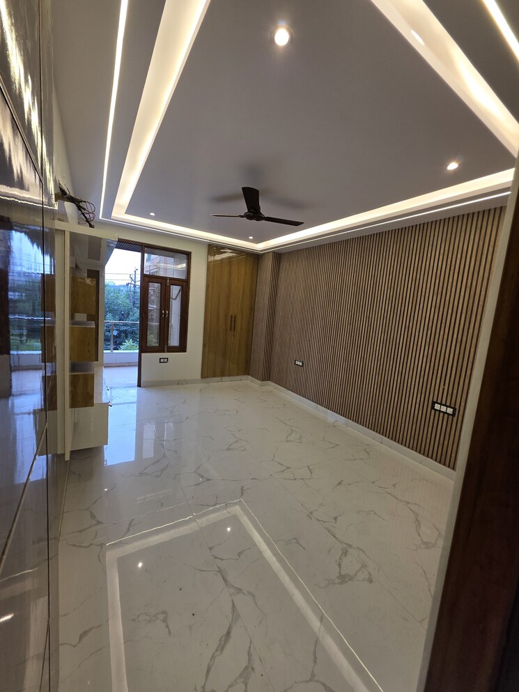 Balcony, rajendra nagar sector 3 5 Bedroom 275 Sq.Yd. Builder Floor In Rajendra Nagar Sector 3 Ghaziabad 9577958