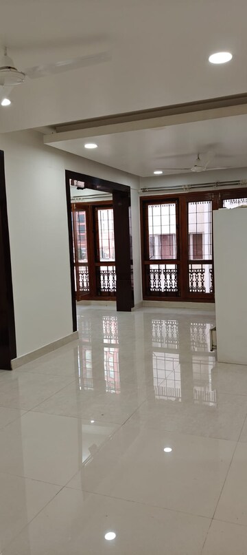 2 BHK Apartment For Rent in Suryamukhi Garden Apartment, Vittal Mallya Road