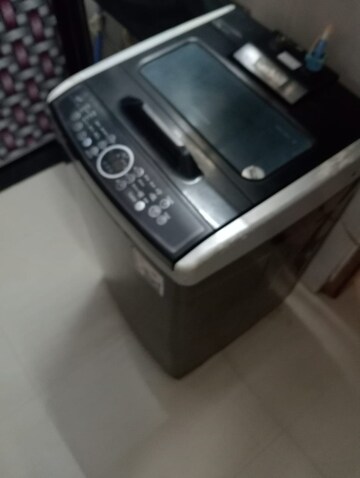 Furnished Amenities in 1.5 BHK Apartment at Sun N Dew Apartment, Santacruz East – for Rent