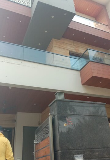 Kitchen in 2 BHK Builder Floor at Patel Nagar 3 – for Rent