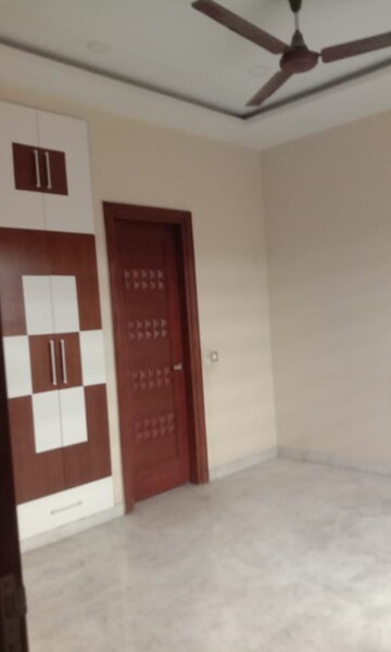 Room in 2 BHK Builder Floor at Patel Nagar 3 – for Rent