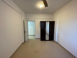 Room in 3 BHK Apartment at Puravankara Elita Promenade, Jp Nagar – for Rent