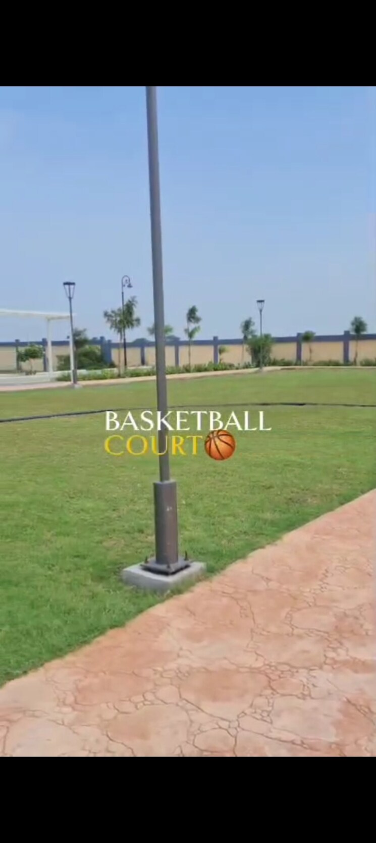 Garden, super corridor  1000 Sq.Yd. Plot In Super Corridor Indore 9578075