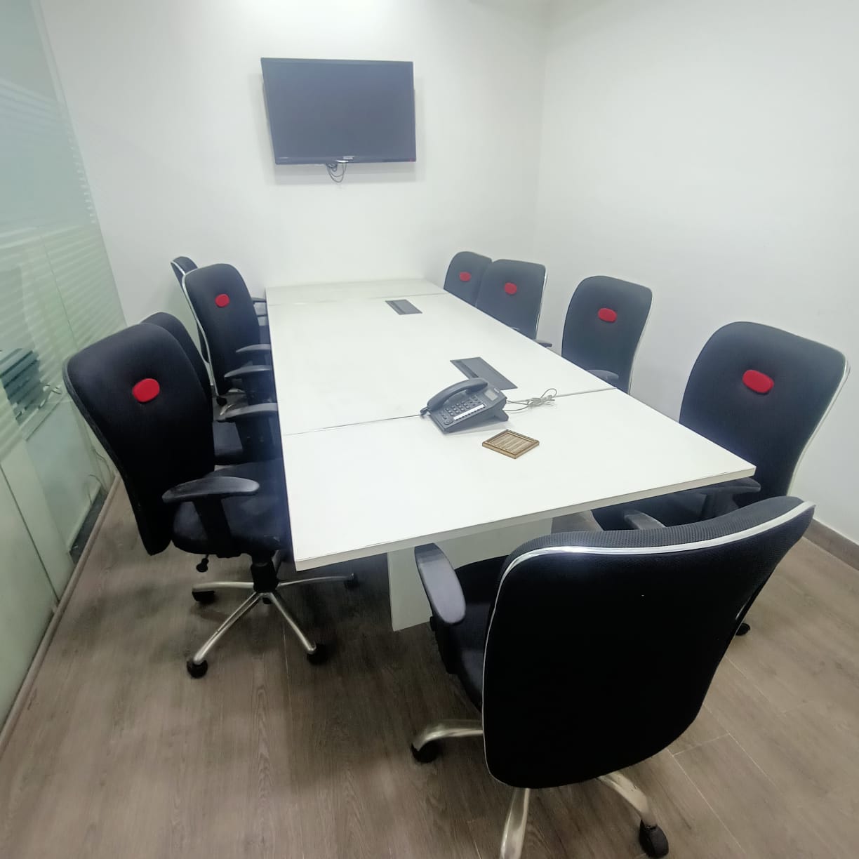 Retail Shop For Rent in Spazedge