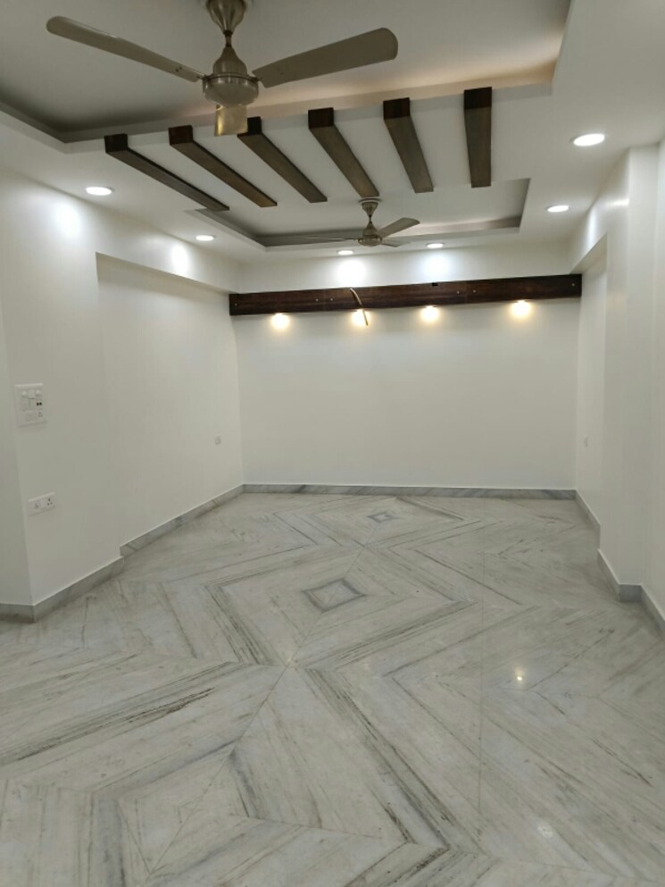 Room, ip extension 3 Bedroom 1300 Sq.Ft. Apartment In Ip Extension Delhi 9578099