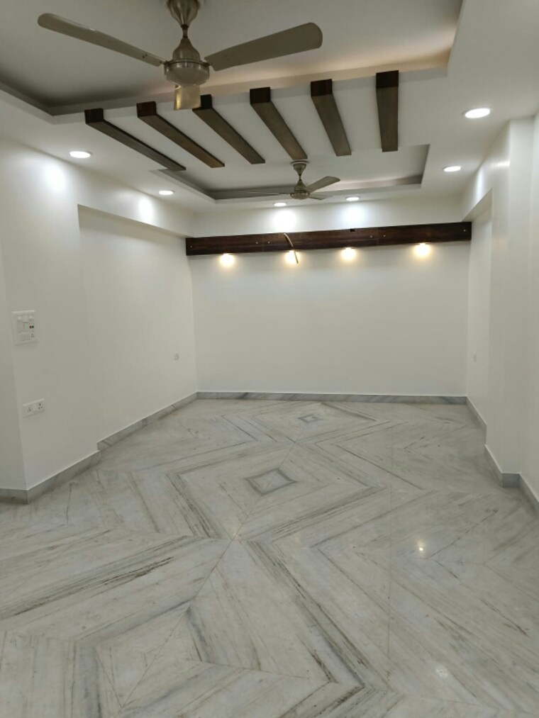 Room, ip extension 3 Bedroom 1300 Sq.Ft. Apartment In Ip Extension Delhi 9578099