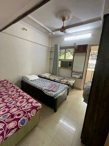 Bedroom in 2 BHK Apartment at Vile Parle West – for Rent