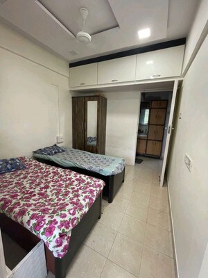 Bedroom in 2 BHK Apartment at Vile Parle West – for Rent