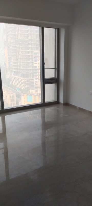 Room in 2 BHK Apartment at Lodha The Park, Worli – for Rent