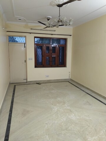 Room in 1 BHK Builder Floor at Sector 29 – for Rent