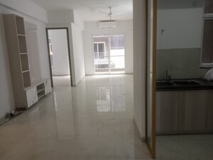 Room in 3 BHK Apartment at Smart World Orchard, Sector 61 – for Rent