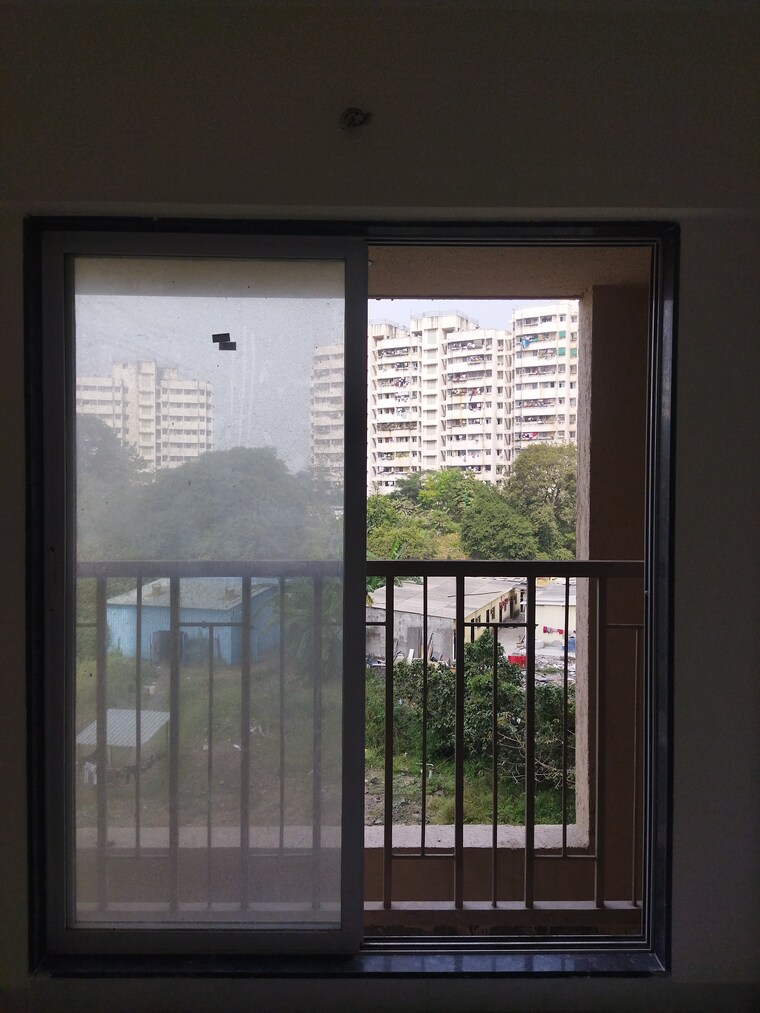 Room, metropolis-bayside 1 Bedroom 380 Sq.Ft. Apartment In Kasarvadavali Thane 9578137