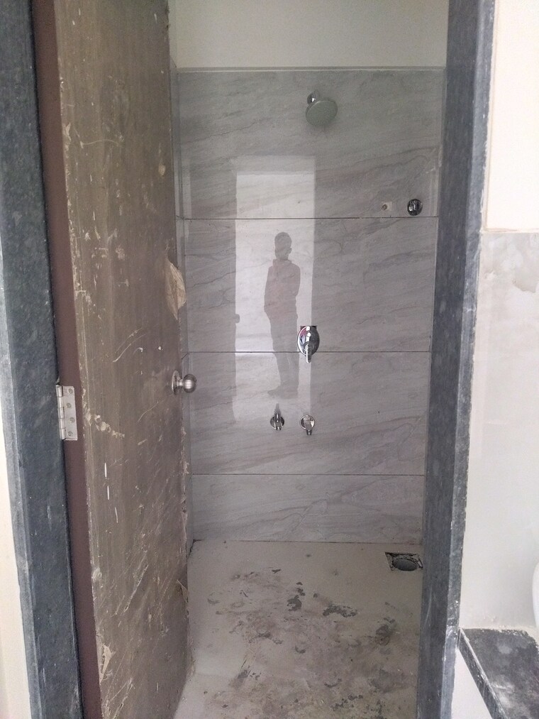 Bathroom, metropolis-bayside 1 Bedroom 380 Sq.Ft. Apartment In Kasarvadavali Thane 9578137