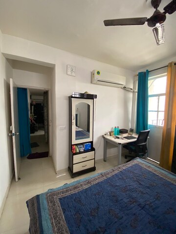 Room in 2 BHK Apartment at Signature Global Signum 107, Sector 107 – for Rent