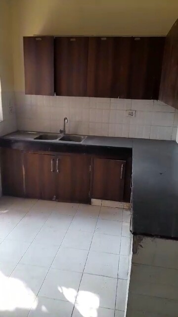 Kitchen in 3.5 BHK Builder Floor at BPTP Park 81, Sector 81 – for Rent