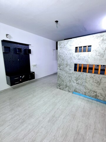 Room in 2 BHK Apartment at Signature Global Signum 107, Sector 107 – for Rent