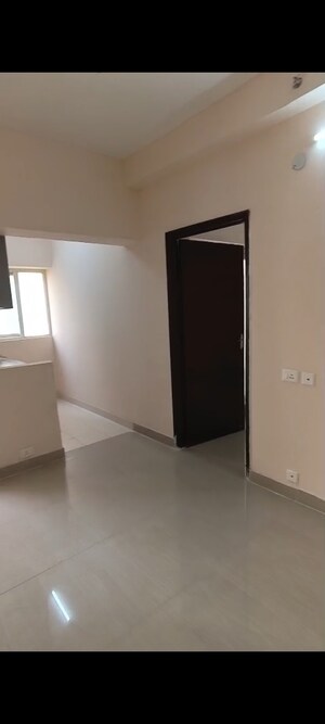 Room in 1 BHK Apartment at Amrapali Ivory Heights, Amrapali Dream Valley – for Rent