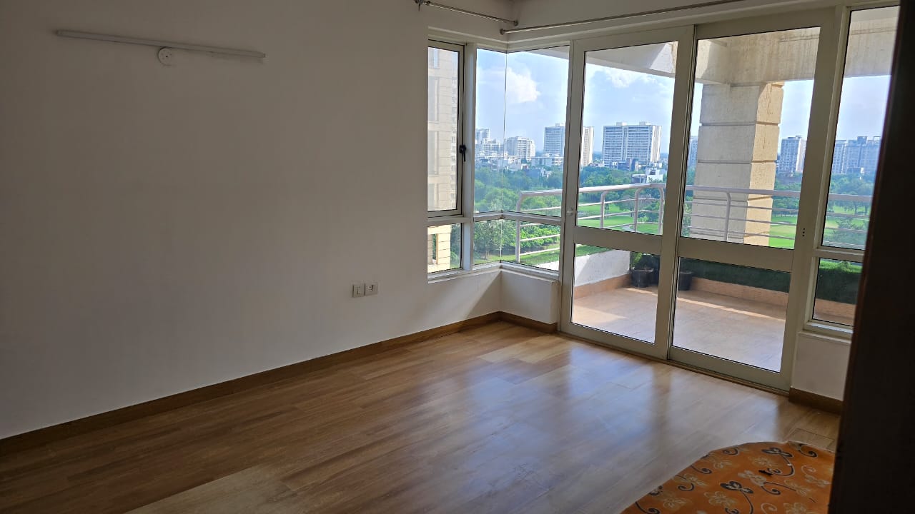 3 BHK 1750 Sq.Ft. Apartment in Jaypee Greens Pavilion Heights 2