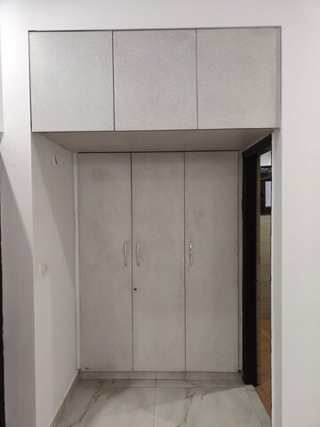 Furnished Amenities in 3 BHK Builder Floor at Palam Vihar – for Rent