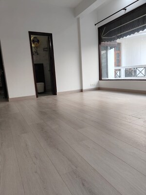 Room in 3 BHK Builder Floor at Palam Vihar – for Rent