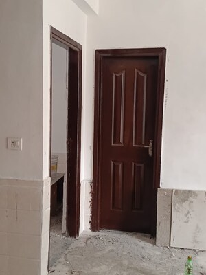 Building Lobby in 4 BHK Builder Floor at Bptp Park Sentosa, Sector 77 – for Sale