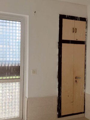 Room in 4 BHK Builder Floor at Bptp Park Sentosa, Sector 77 – for Sale