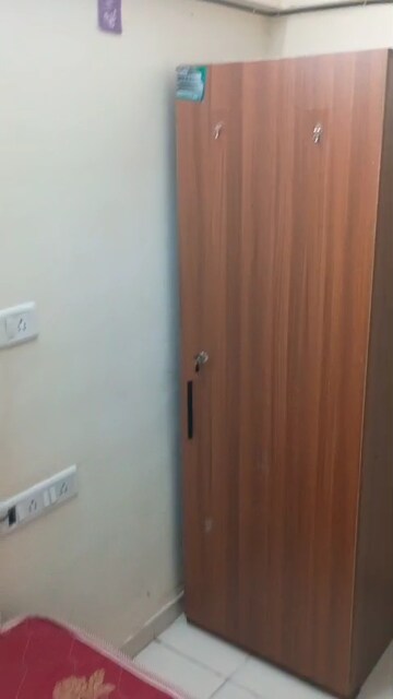 Furnished Amenities in 2 BHK Apartment at Bindra Complex, Andheri East – for Rent