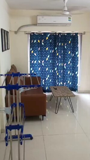 2 BHK Apartment For Rent in Bindra Complex, Andheri East